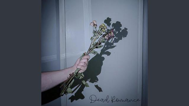 Dead romance Dead romance