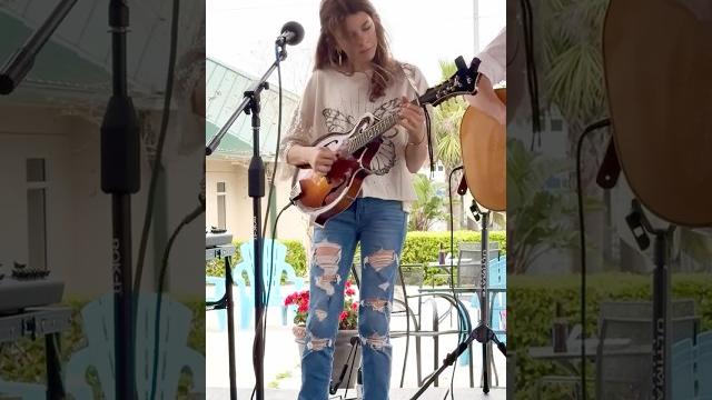 She gets into solo!!! #bluegrass She gets into solo!!! #bluegrass