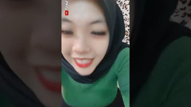 Jilbab melayu toket gede (no sound) Jilbab melayu toket gede (no sound)