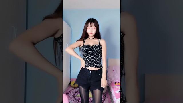 美女扭腰 美女扭腰