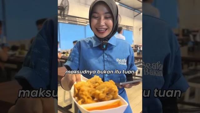 Emang kalo di tawarin sama captain zahra iya iya aja jadi banyak banget mesennya🫣 #seafoodbakaran Emang kalo di tawarin sama captain zahra iya iya aja jadi banyak banget mesennya🫣 #seafoodbakaran