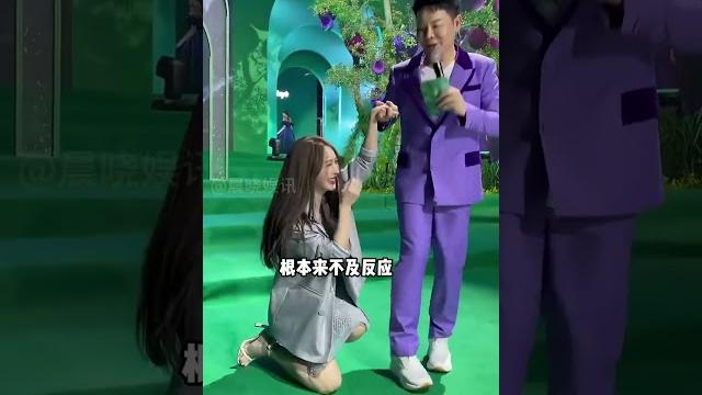 趙韓櫻子紅毯「假摔」事件始末:舒淇、奚夢瑤視角深度解析 #紅毯摔跤 趙韓櫻子紅毯「假摔」事件始末:舒淇、奚夢瑤視角深度解析 #紅毯摔跤