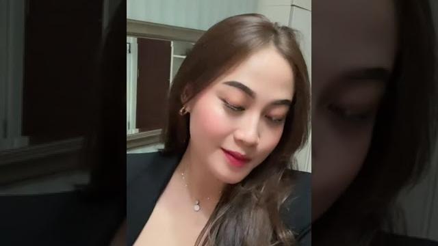 Seketaris toge montok di ngewe Seketaris toge montok di ngewe