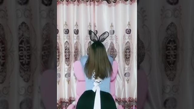 抖臀舞 跟椅子干上了 #快手 #抖音 抖臀舞 跟椅子干上了 #快手 #抖音