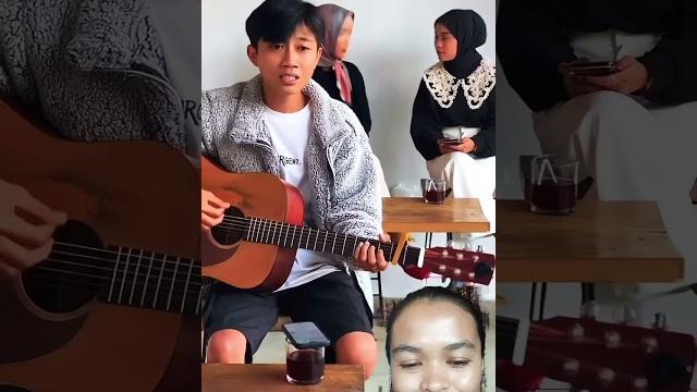 Prank nggak bisa nyanyi ternyata suaranya bagus ⁉️⁉️⁉️⁉️ nyanyi ta ti ta ti tut #ayuting #cover Prank nggak bisa nyanyi ternyata suaranya bagus ⁉️⁉️⁉️⁉️ nyanyi ta ti ta ti tut #ayuting #cover
