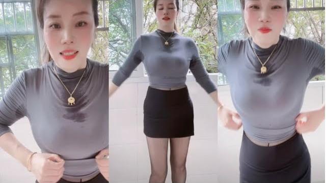 衣服都湿透了 好多水汗水 高跟黑丝性感熟女美脚美腿 衣服都湿透了 好多水汗水 高跟黑丝性感熟女美脚美腿