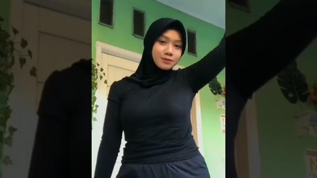 Hijab goyang #short #shorts #shortsbeta #shortsvideo #viral #tiktokvideo #video #gununggede #fyp Hijab goyang #short #shorts #shortsbeta #shortsvideo #viral #tiktokvideo #video #gununggede #fyp