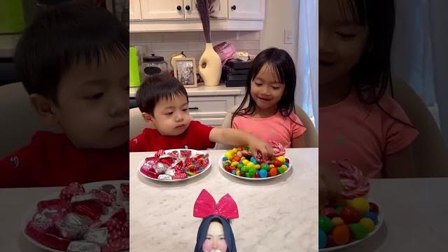 Kakak ambil permen adik ⁉️ tapi adik ambil permen kakak juga @diaryof4 #shorts #funny #dubbing Kakak ambil permen adik ⁉️ tapi adik ambil permen kakak juga @diaryof4 #shorts #funny #dubbing