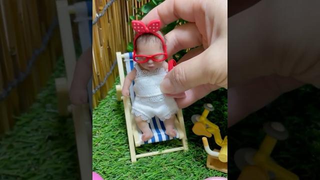 Mini bebê reborn de silicone emma se arrumou para ir brincar no jardim #diariodeamorreborn #reborn Mini bebê reborn de silicone emma se arrumou para ir brincar no jardim #diariodeamorreborn #reborn
