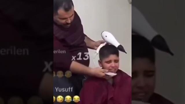 Tiktok için babası saçlarını zorla kesti #shorts Tiktok için babası saçlarını zorla kesti #shorts