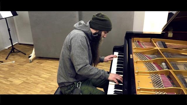 Latin / salsa vs. classical piano shred! Latin / salsa vs. classical piano shred!