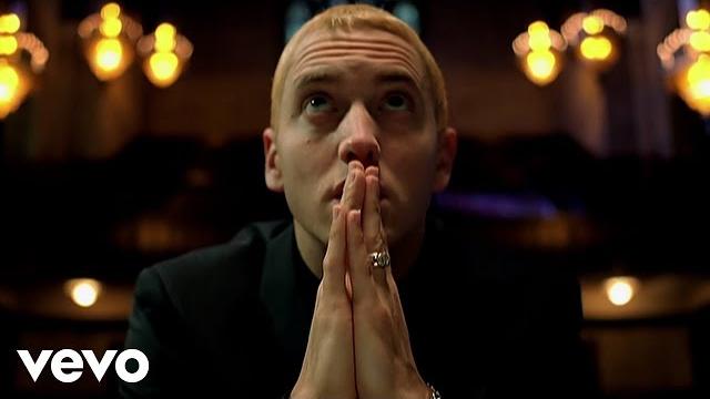 Eminem - cleanin' out my closet (official music video) Eminem - cleanin' out my closet (official music video)