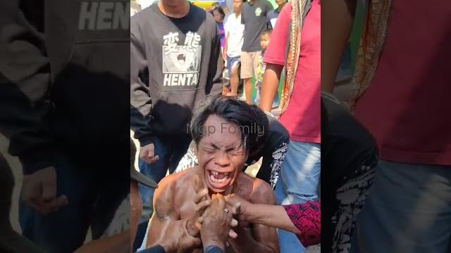 Kesurupan sampe kaya gini #shorts #barongan Kesurupan sampe kaya gini #shorts #barongan