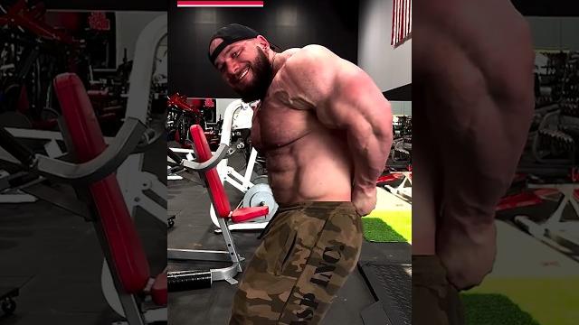 Hunter pushing heavy weights in the gym #bodybuilding #fitness #gym #workout #training #mrolympia Hunter pushing heavy weights in the gym #bodybuilding #fitness #gym #workout #training #mrolympia