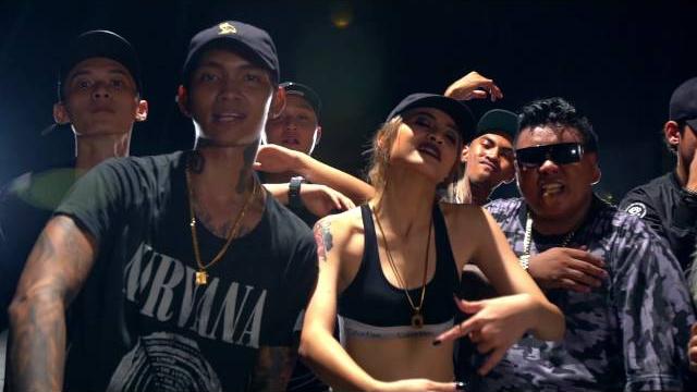 Young lex - bad ft.awkarin (official m/v) Young lex - bad ft.awkarin (official m/v)