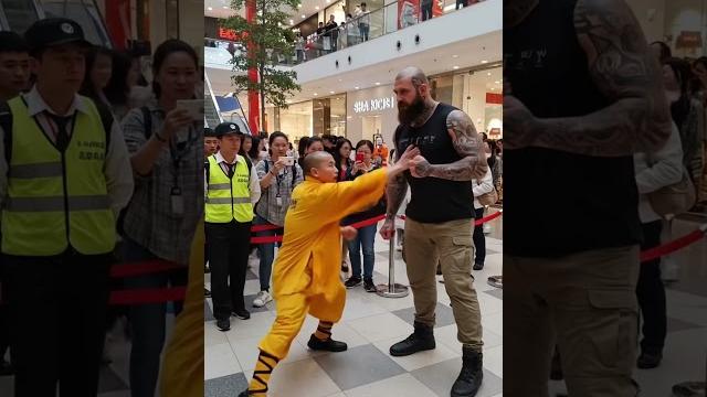 Shaolin kung fu can hurt your opponent's internal organs. #kungfuskills #fighting #shaolin Shaolin kung fu can hurt your opponent's internal organs. #kungfuskills #fighting #shaolin