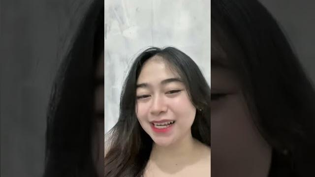 Cewek cantik putih mulus || live bar bar Cewek cantik putih mulus || live bar bar