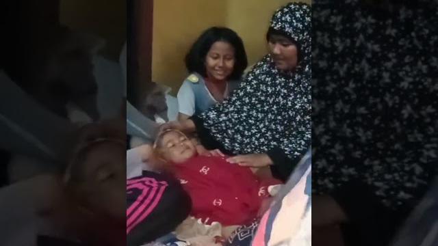 Anak perempuan disunat? adik nangis takut darah!!!! Anak perempuan disunat? adik nangis takut darah!!!!