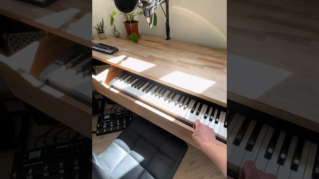 Custom studio desk, sur-mesure! 100% home made! beech and steel #diy #studio #home #craft #w Custom studio desk, sur-mesure! 100% home made! beech and steel #diy #studio #home #craft #w