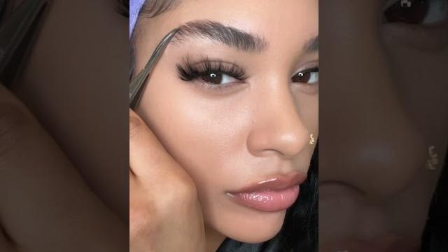 Quick eyebrow clean up. i haven’t let anyone do my brows in 4 years. i want to but i’m afraid now. Quick eyebrow clean up. i haven’t let anyone do my brows in 4 years. i want to but i’m afraid now.