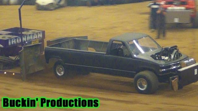 Super modified 4wd plows the dirt pile Super modified 4wd plows the dirt pile