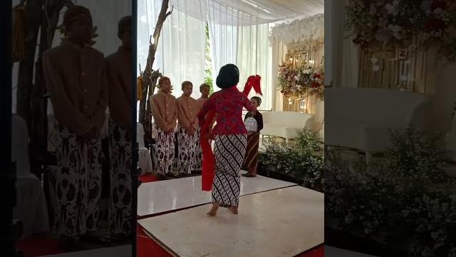 Kebaya merah viral #shorts Kebaya merah viral #shorts