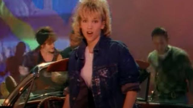 Debbie gibson - shake your love (official music video) Debbie gibson - shake your love (official music video)