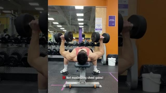 Dumbbell bench press mistake (killing gains!) Dumbbell bench press mistake (killing gains!)