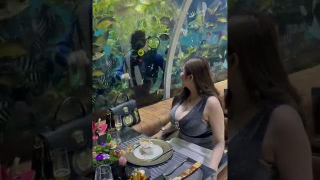 Cewek toge riska ariska makan malam hot Cewek toge riska ariska makan malam hot
