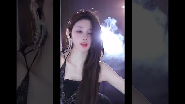 【梵恩吖】这个蝎子舞真的太诱惑了|#抖音美女主播 #热舞 【梵恩吖】这个蝎子舞真的太诱惑了|#抖音美女主播 #热舞