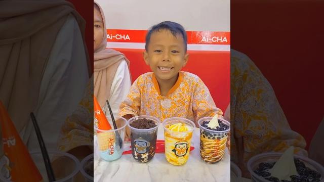Bagi bagi es krim ai-cha cek kalian mau engga #shorts Bagi bagi es krim ai-cha cek kalian mau engga #shorts