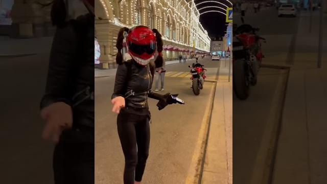 Когда без спроса трогают твой мотоцикл #мототаня she touching your bike without asking #mototanya Когда без спроса трогают твой мотоцикл #мототаня she touching your bike without asking #mototanya