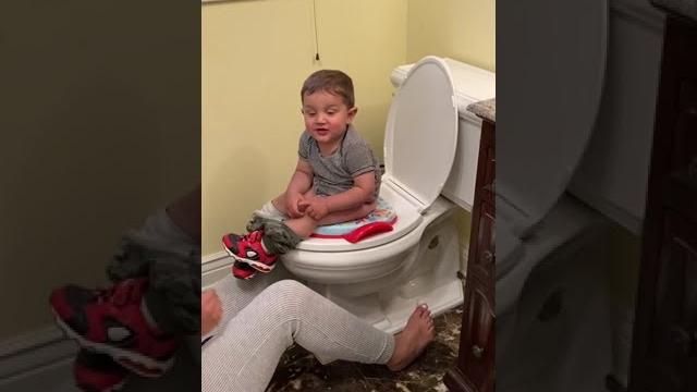 Funny potty training #pottytraining #pottytrain #potty #pottytrainingboys #pottytrain #potty #toilet Funny potty training #pottytraining #pottytrain #potty #pottytrainingboys #pottytrain #potty #toilet
