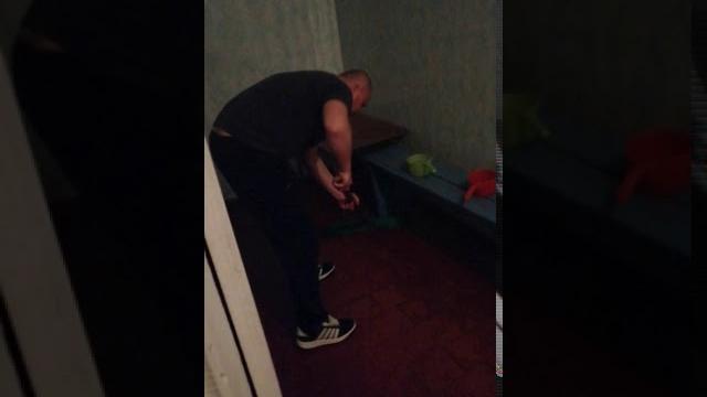 Макораша дрючит пол Макораша дрючит пол