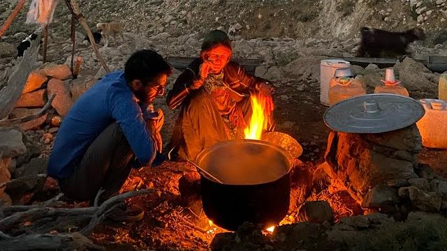 Manzar ana, (kaşkay türkleri) qashqai nomads, iran Manzar ana, (kaşkay türkleri) qashqai nomads, iran