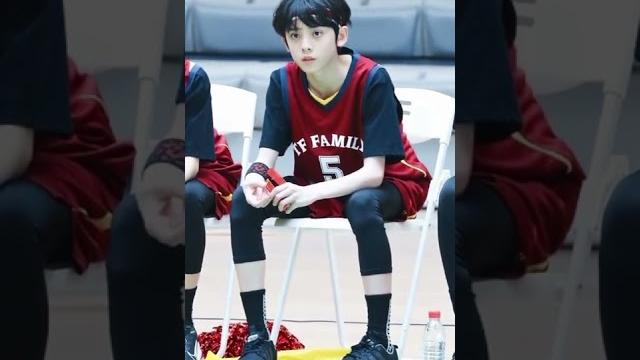 Orang ganteng ni bos nupang lewat Orang ganteng ni bos nupang lewat