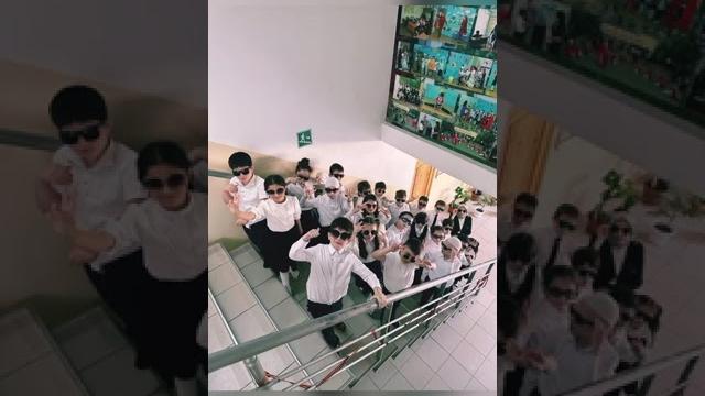 Тренд с классом на лестнице Тренд с классом на лестнице