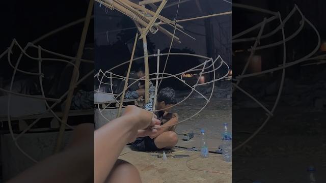 Reqwesan temen temen sangat rumit sekali bikin layangan ram raman kas jawa padahal pakek lidi Reqwesan temen temen sangat rumit sekali bikin layangan ram raman kas jawa padahal pakek lidi