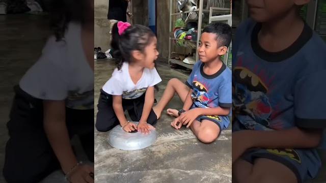 Kelakuan sih bocil ayah nya di kerjain Kelakuan sih bocil ayah nya di kerjain