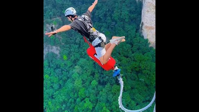 Actually i am not afraid of it at all #bungee jumping #bungee jumping on zhangjiajie grand canyon g Actually i am not afraid of it at all #bungee jumping #bungee jumping on zhangjiajie grand canyon g