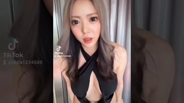 【抖音 tiktok 美女】99 跟鼓點搖起奶 【抖音 tiktok 美女】99 跟鼓點搖起奶