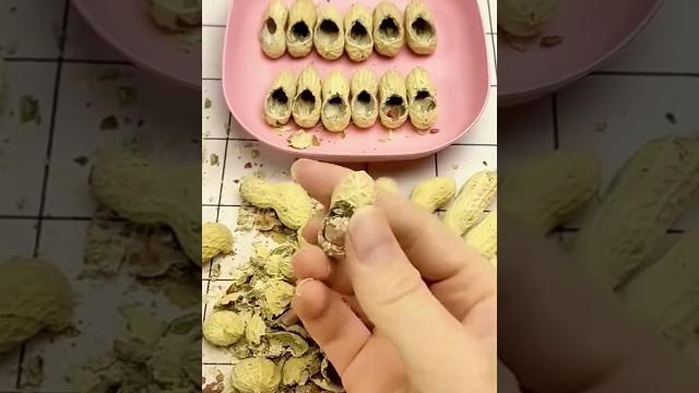 Artisans crafting peanut shell shoes: exquisite miniature art#village #lifestyle #craft Artisans crafting peanut shell shoes: exquisite miniature art#village #lifestyle #craft