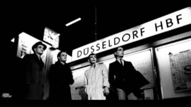 Kraftwerk - trans-europe express (1977) Kraftwerk - trans-europe express (1977)