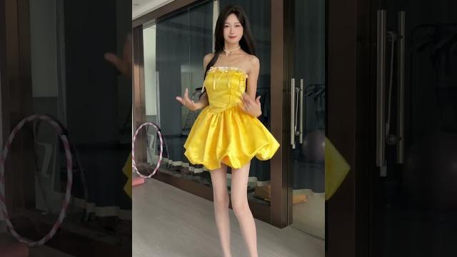 Chinese pretty girl 你的晓艺 丝袜 玉足#shorts #chinese #beautiful #viralvideo #reels #douyin #tiktok Chinese pretty girl 你的晓艺 丝袜 玉足#shorts #chinese #beautiful #viralvideo #reels #douyin #tiktok