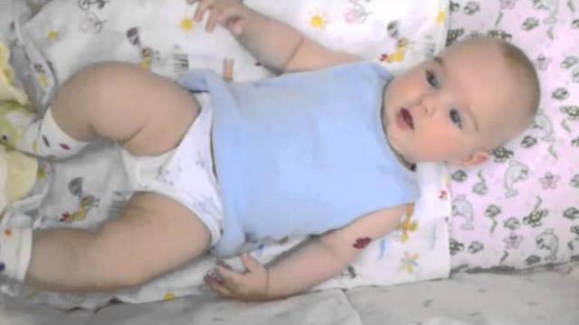Павлик лежит Павлик лежит