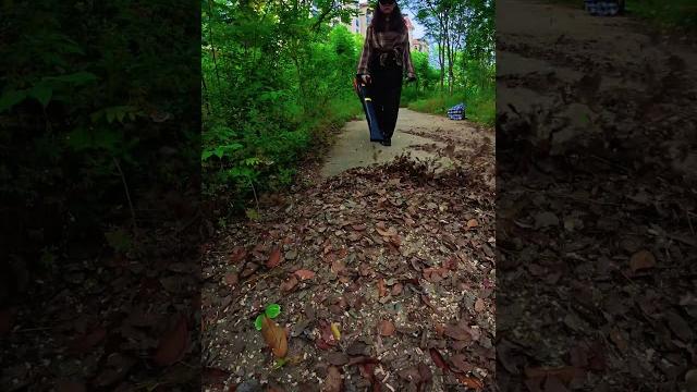 Yard force 60v yf60vrx blower cleaning path way #yardforce #asmr #blower #cleaning #womanpower Yard force 60v yf60vrx blower cleaning path way #yardforce #asmr #blower #cleaning #womanpower