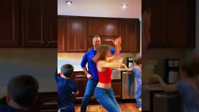 #pizza and #gasolina !!!! #gkdance #dancefamily #daddyyankee #regeton #dance #family #latino #love #pizza and #gasolina !!!! #gkdance #dancefamily #daddyyankee #regeton #dance #family #latino #love