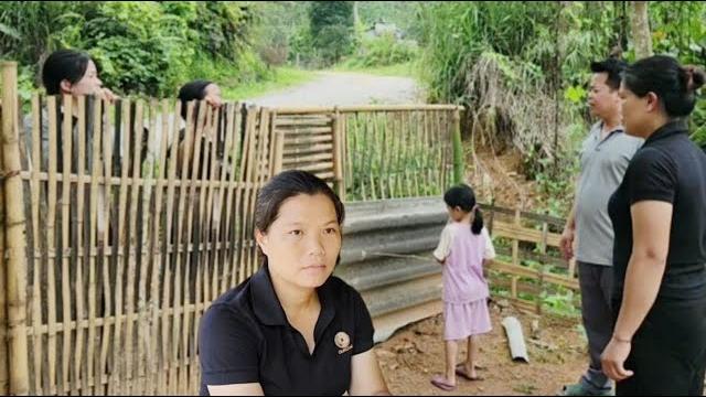 The girl was sad because her ex-girlfriend and mother-in-law came to make him leave her The girl was sad because her ex-girlfriend and mother-in-law came to make him leave her