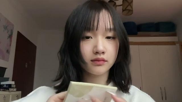 【葵葵】asmr 刮擦与敲击触发音助眠 葵葵回归啦! 【葵葵】asmr 刮擦与敲击触发音助眠 葵葵回归啦!