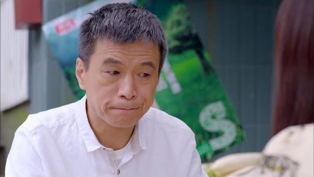 公公吃泡面被瞧不起,下秒兒媳的做法,讓公公超有面子! 公公吃泡面被瞧不起,下秒兒媳的做法,讓公公超有面子!